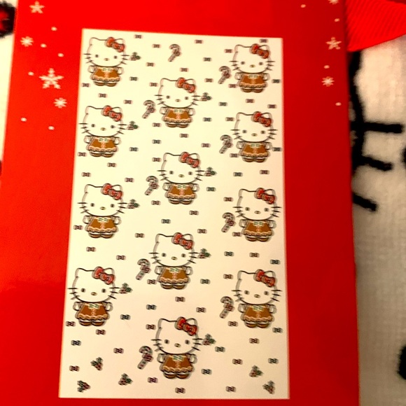 🎄HelloKitty Christmas Hand Towel 4PC Bundle Gingerbread Wreath Holiday 2024 NEW - Picture 5 of 10